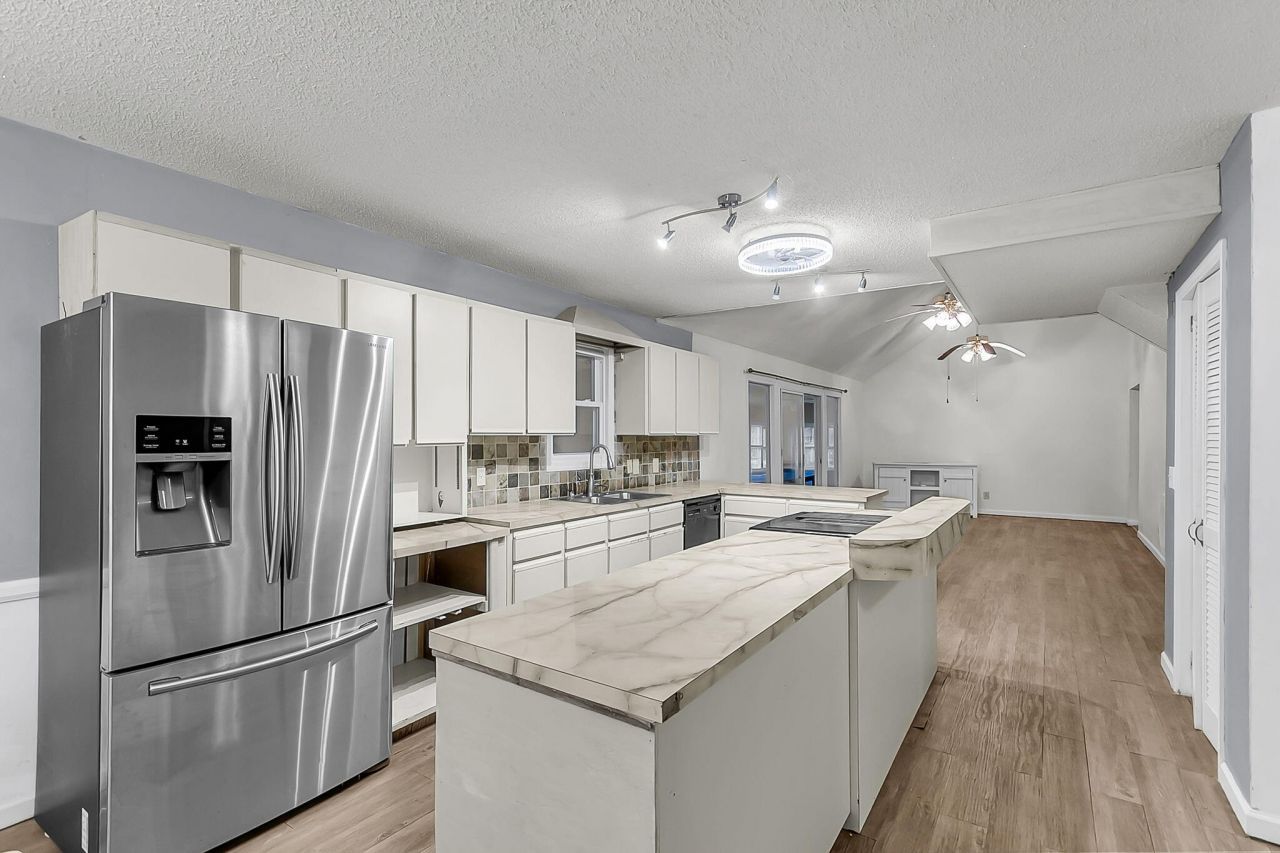 1677 Clearview Drive Photo 10