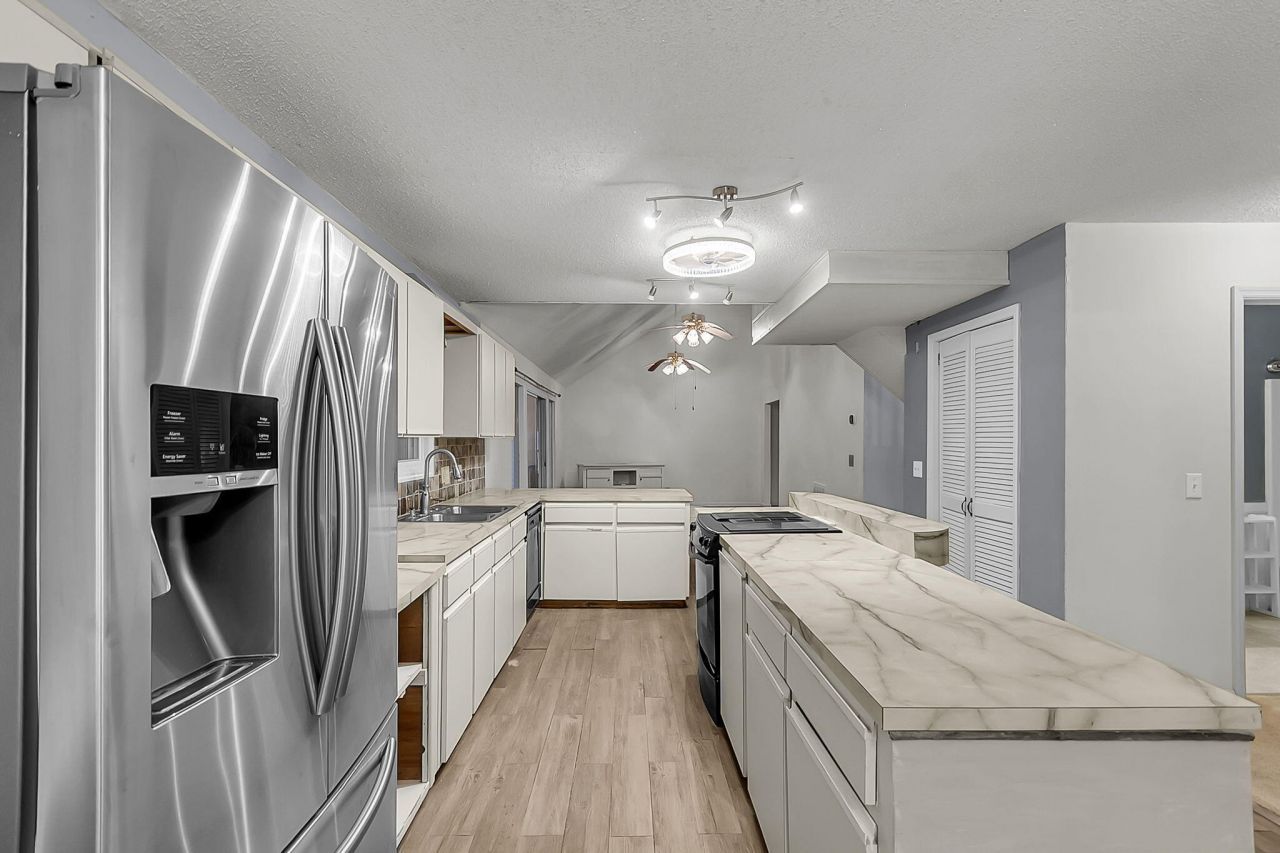 1677 Clearview Drive Photo 11