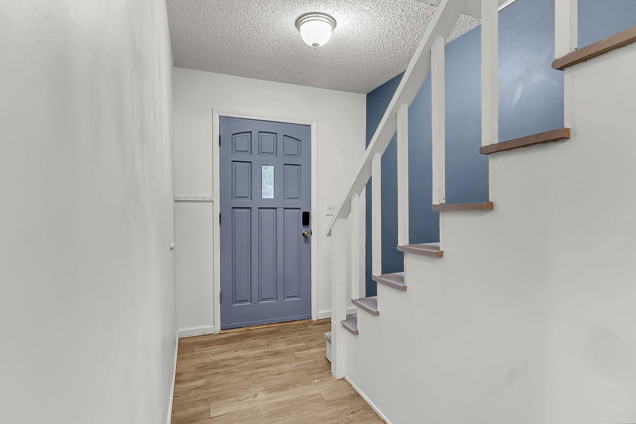 1677 Clearview Drive Photo 6