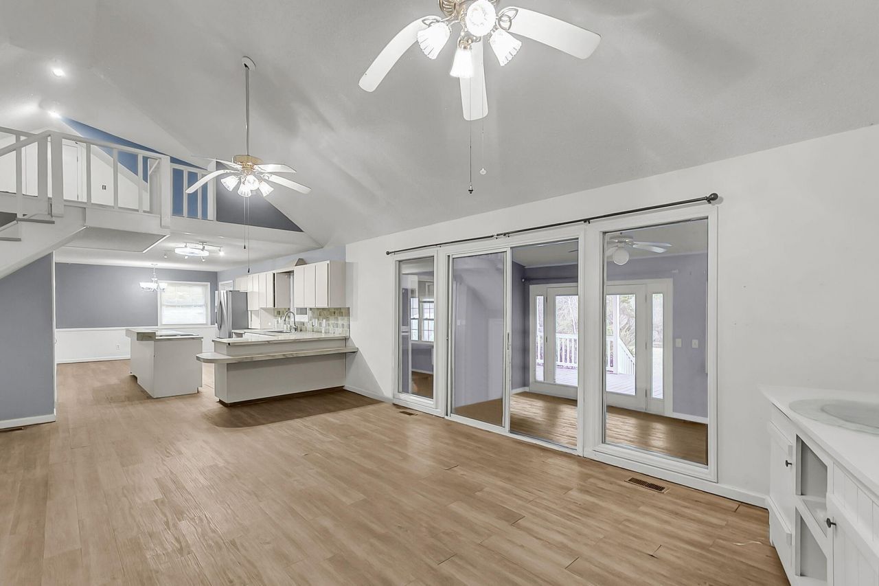 1677 Clearview Drive Photo 8