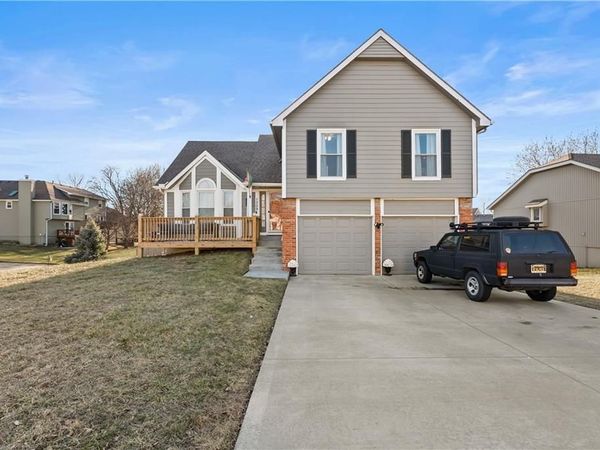 1309 NE Chowning Drive, Kansas City, MO 64155