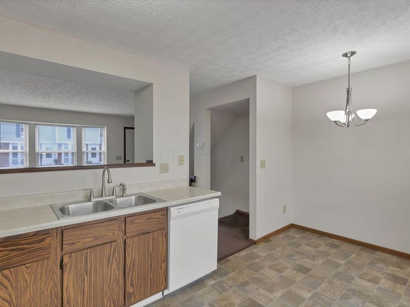 818 Annagladys Drive, Unit A2, Columbus, OH 43085 Photo 10