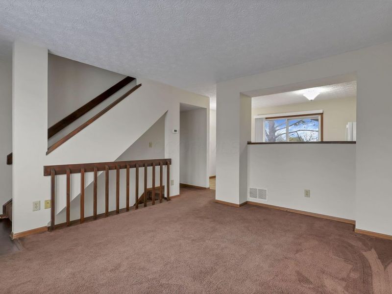 818 Annagladys Drive, Unit A2, Columbus, OH 43085 Photo 5