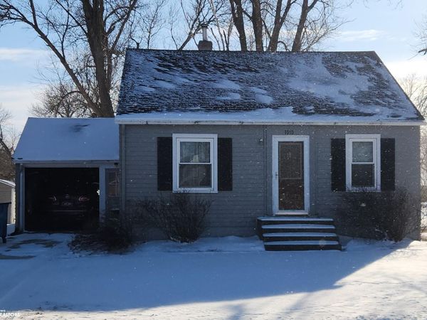 1010 E McGregor, Algona, IA 50511