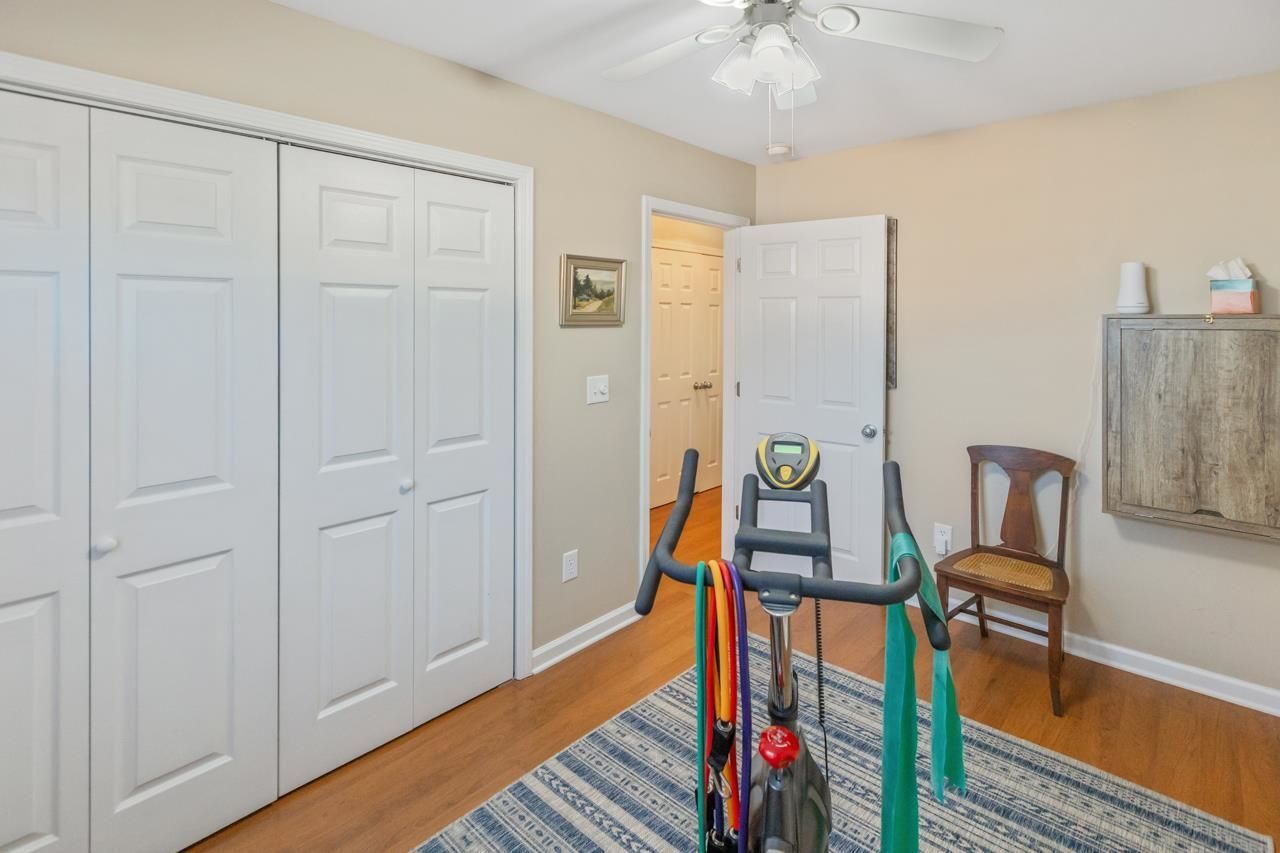 329 15th Ave. S Photo 22