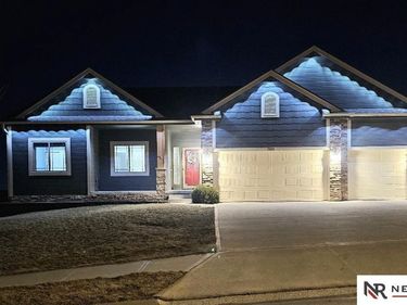 17425 Redman Avenue, Omaha, NE 68116