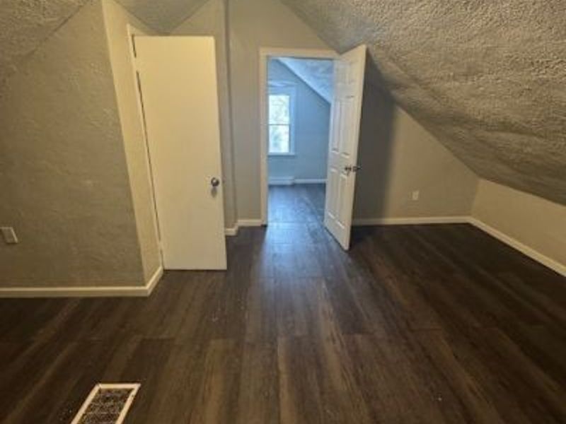 4203 Howlett Avenue, Cleveland, OH 44113 Photo 8