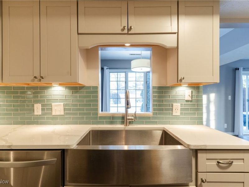 6744 Fry Road, Unit 4, Middleburg Heights, OH 44130 Photo 17