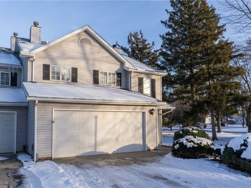 6744 Fry Road, Unit 4, Middleburg Heights, OH 44130 Photo 2