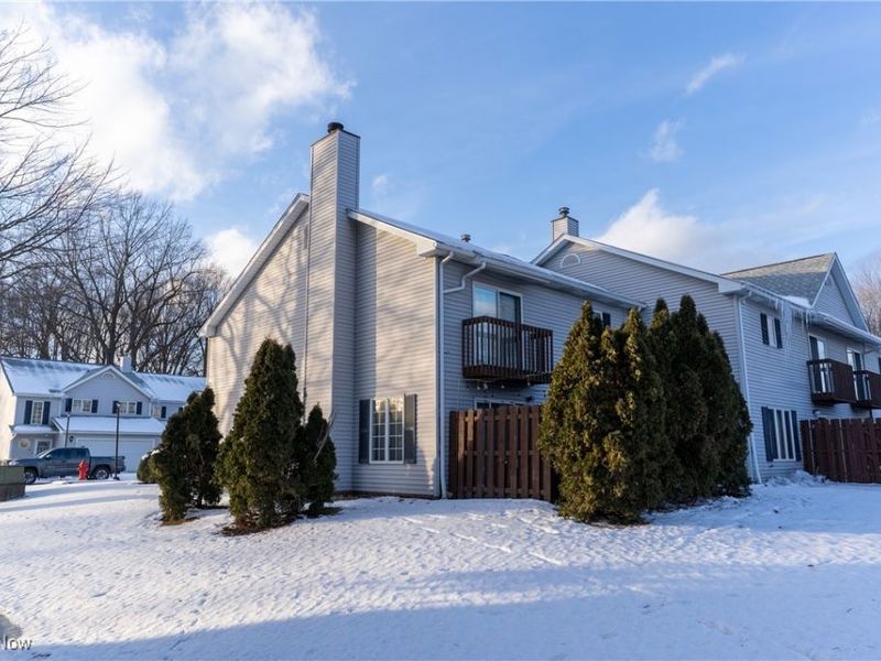 6744 Fry Road, Unit 4, Middleburg Heights, OH 44130 Photo 3