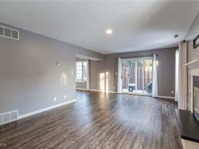 6744 Fry Road, Unit 4, Middleburg Heights, OH 44130 Photo 8