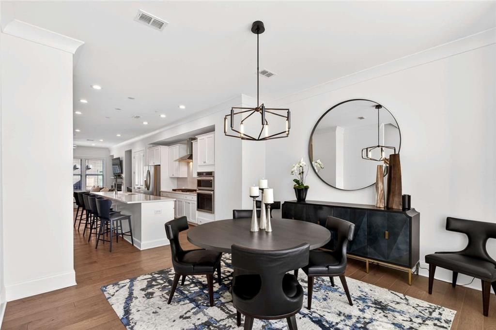 6786 Encore Boulevard, Atlanta, GA 30328 Main Photo