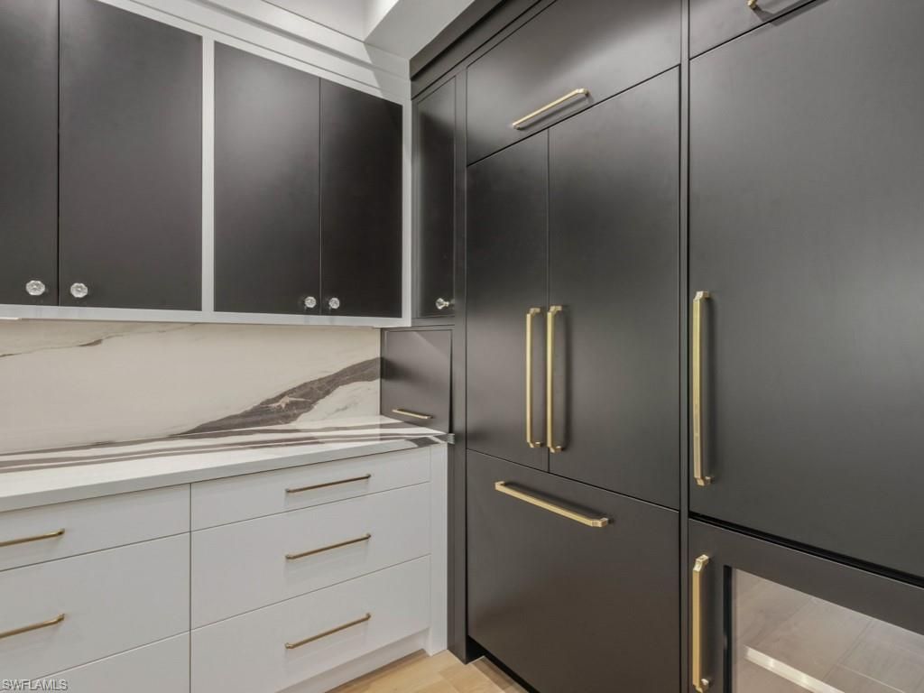 705 10th St S, Unit 202, Naples, FL 34102 Photo