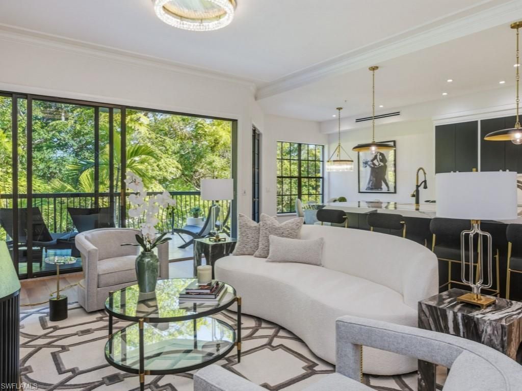 705 10th St S, Unit 202, Naples, FL 34102 Photo