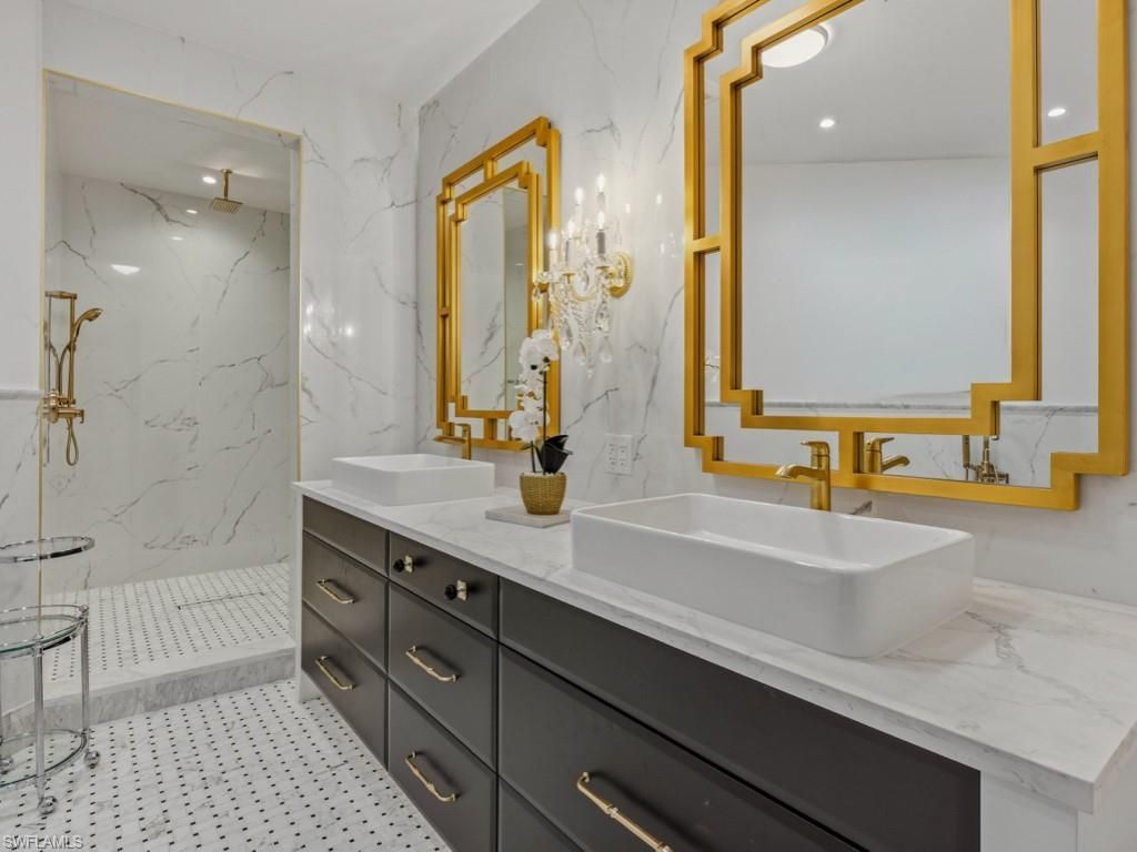 705 10th St S, Unit 202, Naples, FL 34102 Photo