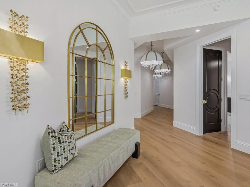 705 10th St S, Unit 202, Naples, FL 34102 Photo