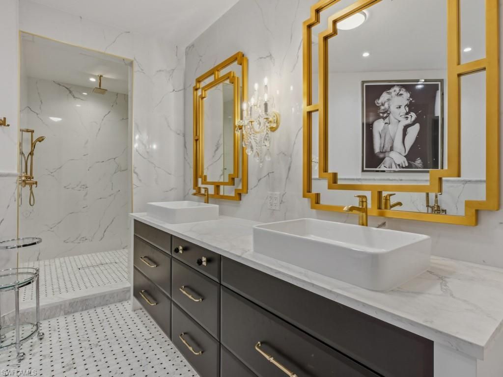 705 10th St S, Unit 202, Naples, FL 34102 Photo