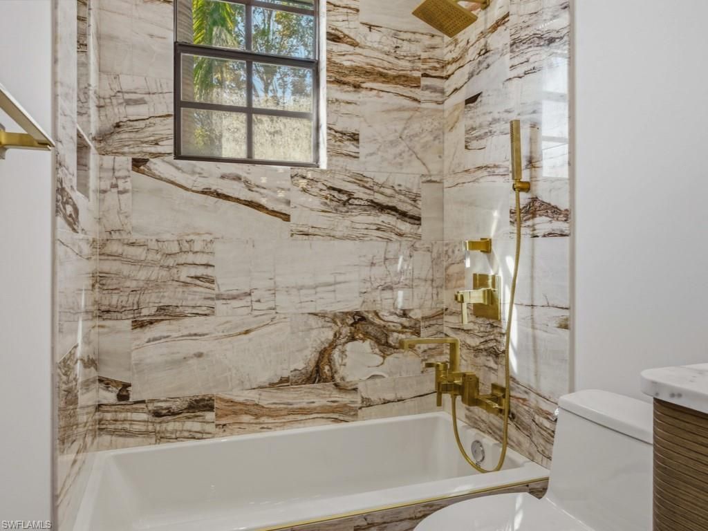 705 10th St S, Unit 202, Naples, FL 34102 Photo