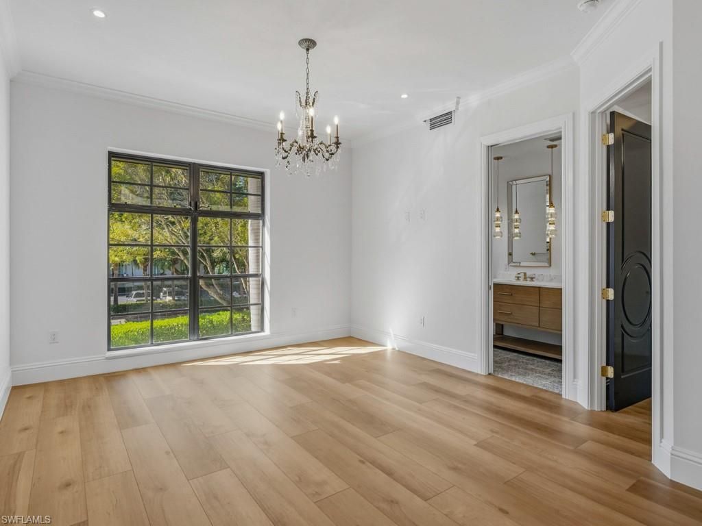 705 10th St S, Unit 202, Naples, FL 34102 Photo