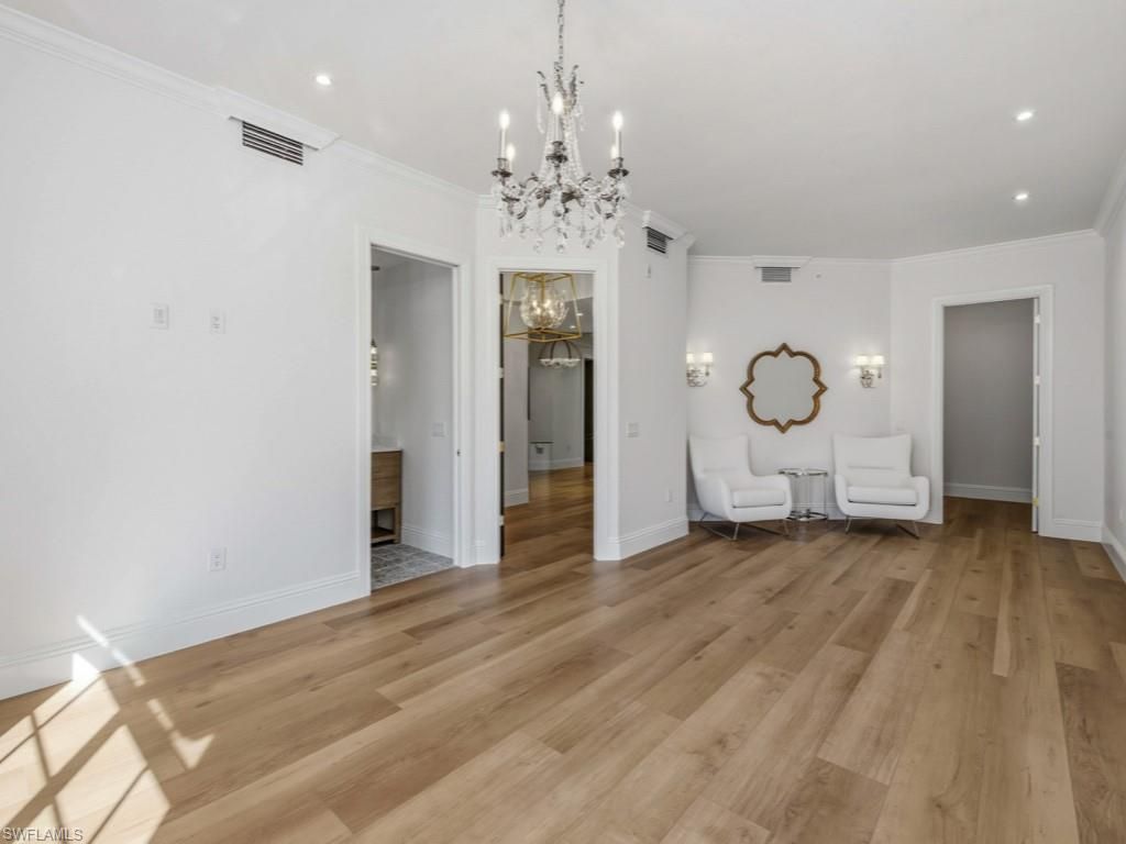 705 10th St S, Unit 202, Naples, FL 34102 Photo