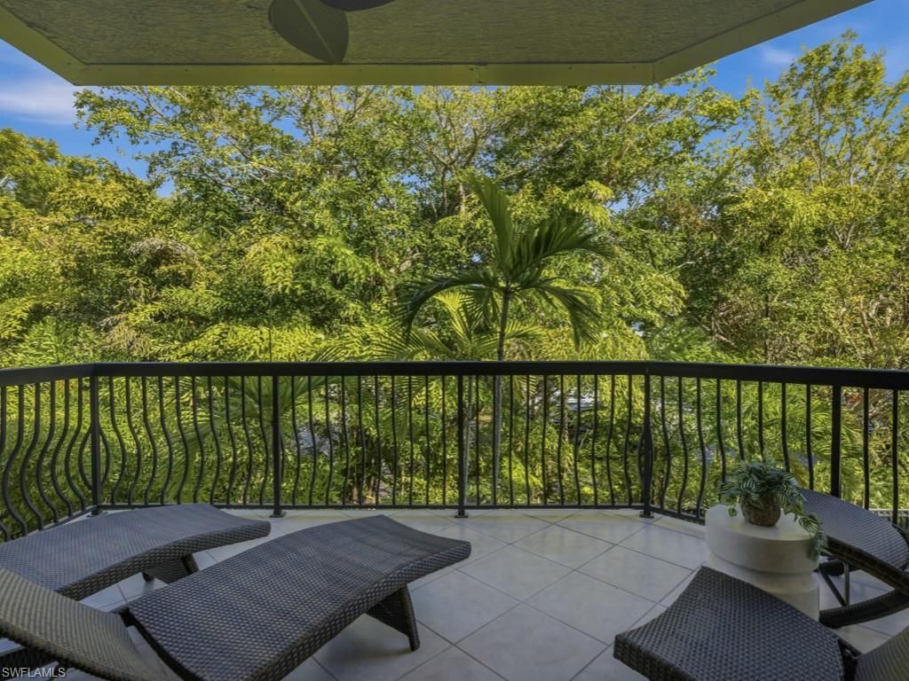 705 10th St S, Unit 202, Naples, FL 34102 Photo