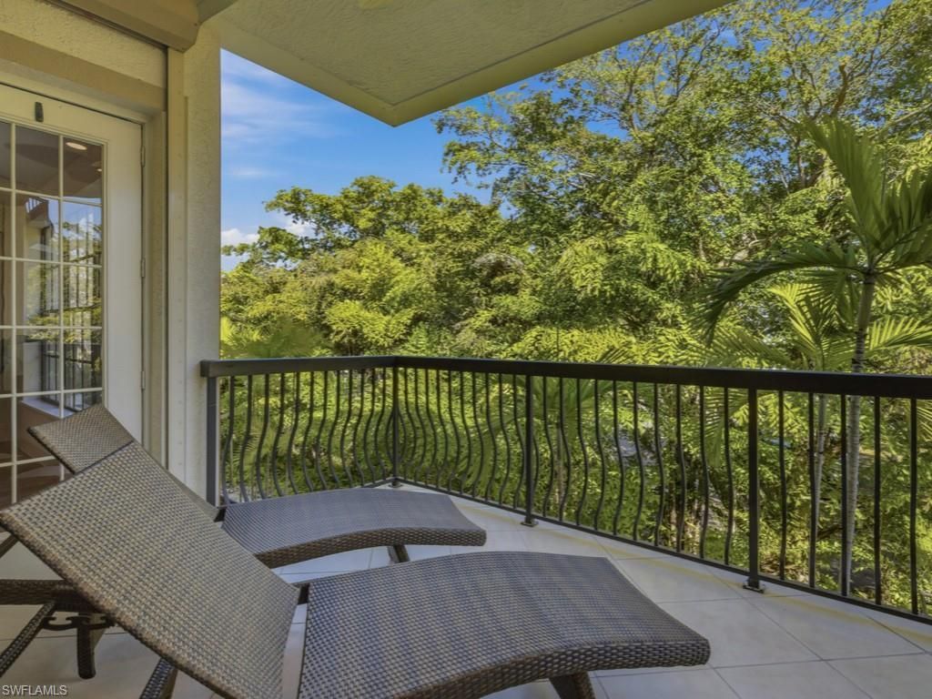 705 10th St S, Unit 202, Naples, FL 34102 Photo