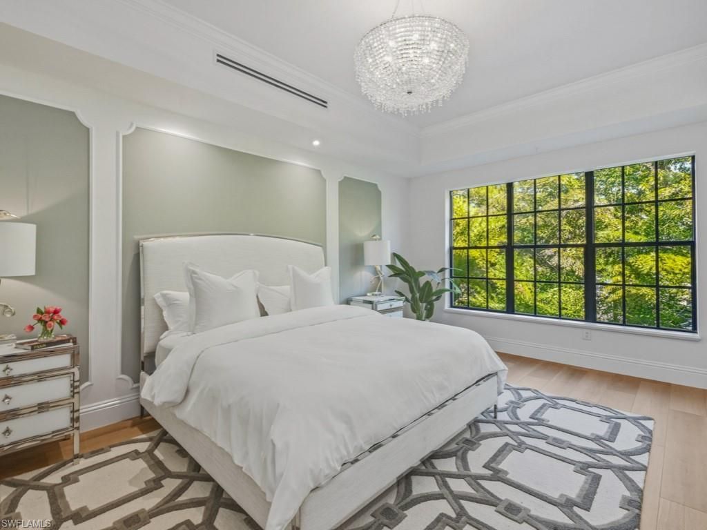 705 10th St S, Unit 202, Naples, FL 34102 Photo