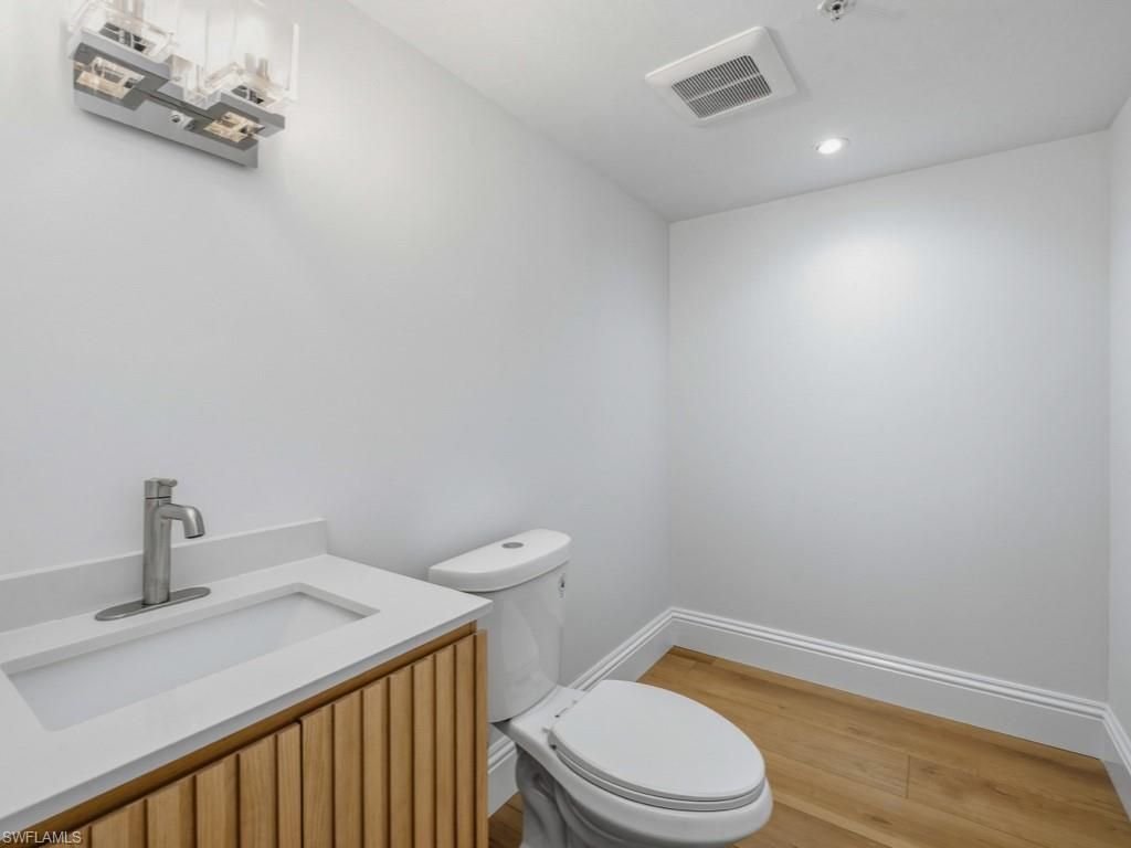 705 10th St S, Unit 202, Naples, FL 34102 Photo