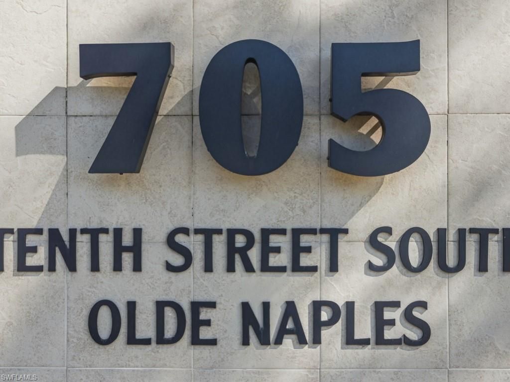 705 10th St S, Unit 202, Naples, FL 34102 Photo