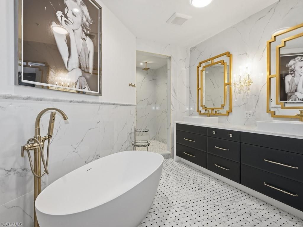 705 10th St S, Unit 202, Naples, FL 34102 Photo