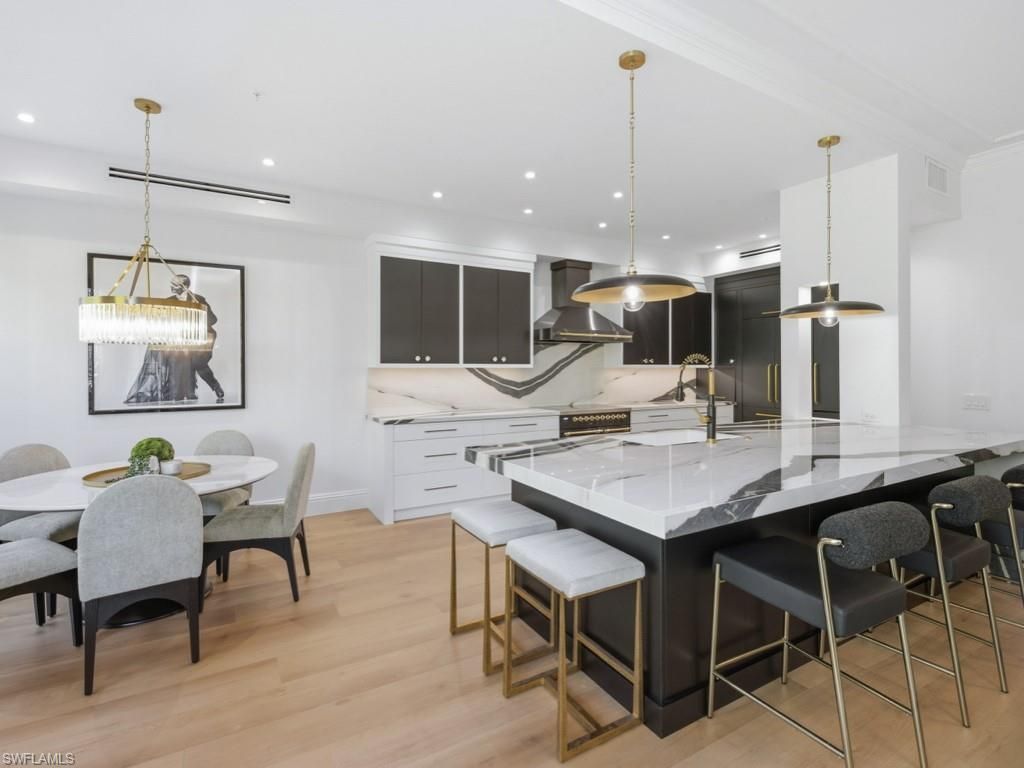 705 10th St S, Unit 202, Naples, FL 34102 Photo