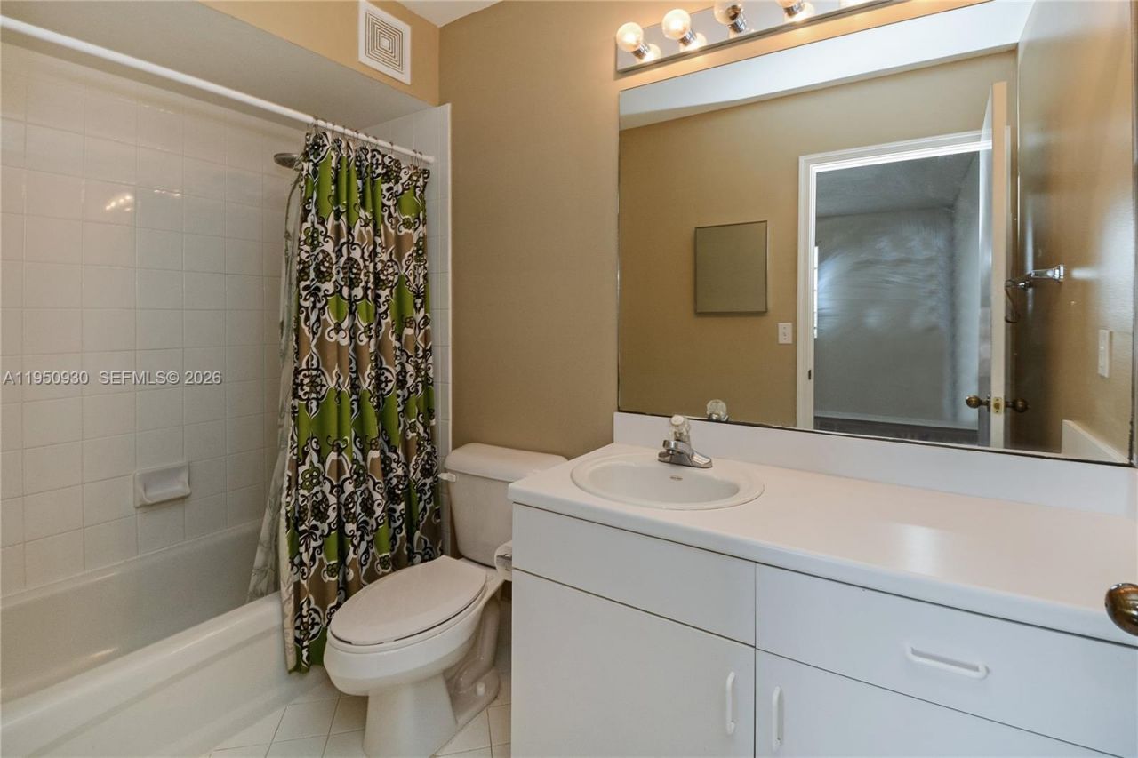 3740 San Simeon Cir, Unit 3740, Weston, FL 33331 Photo