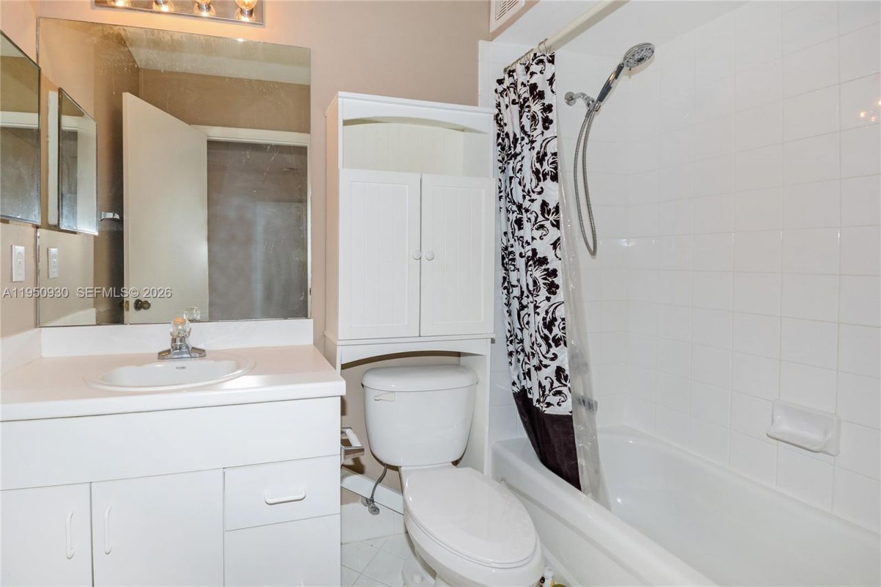 3740 San Simeon Cir, Unit 3740, Weston, FL 33331 Photo