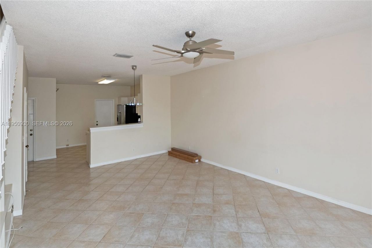 3740 San Simeon Cir, Unit 3740, Weston, FL 33331 Photo