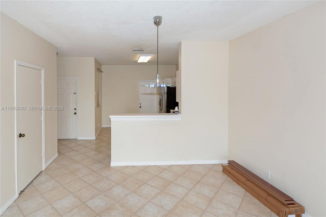 3740 San Simeon Cir, Unit 3740, Weston, FL 33331 Photo