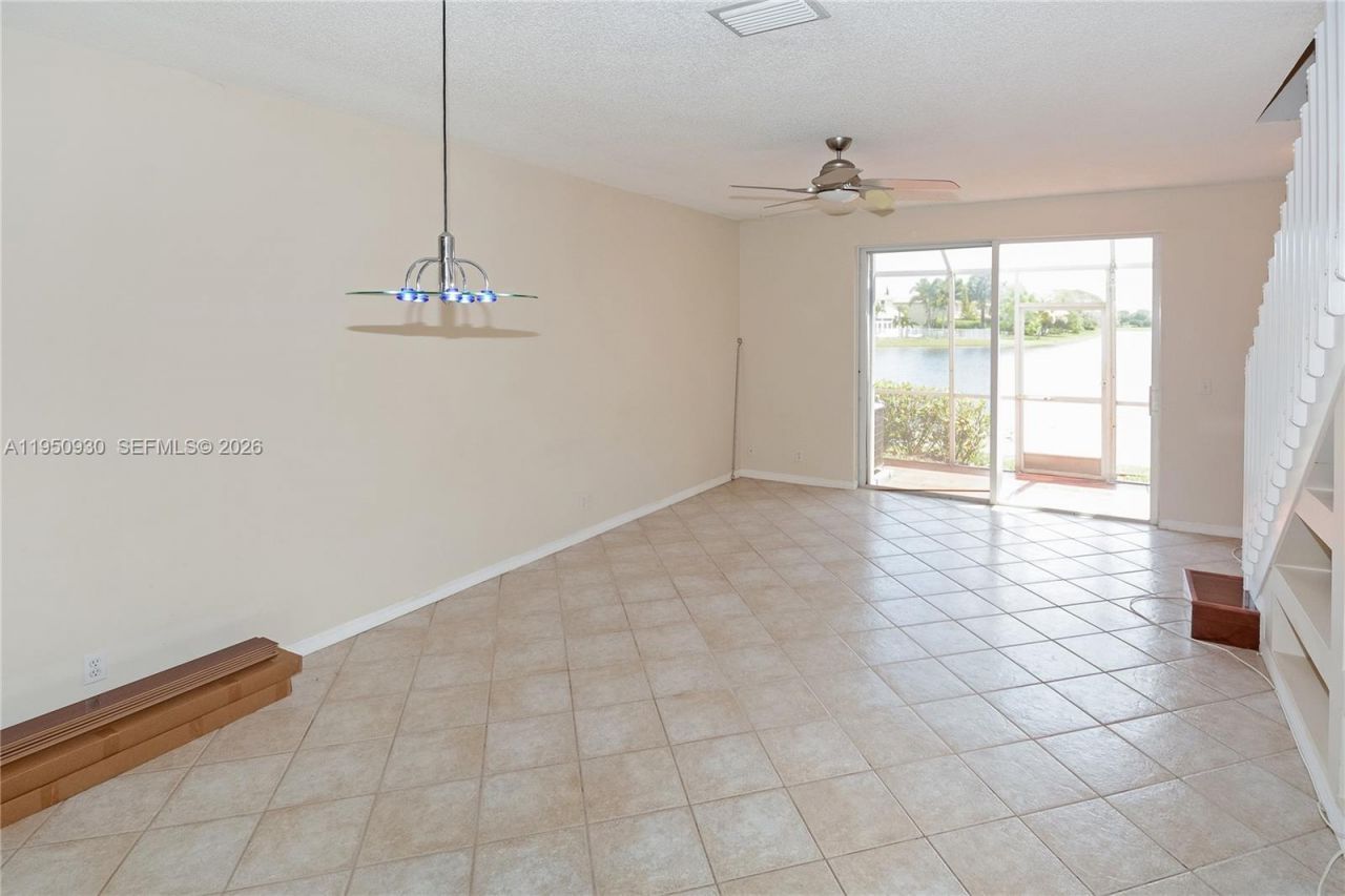 3740 San Simeon Cir, Unit 3740, Weston, FL 33331 Photo