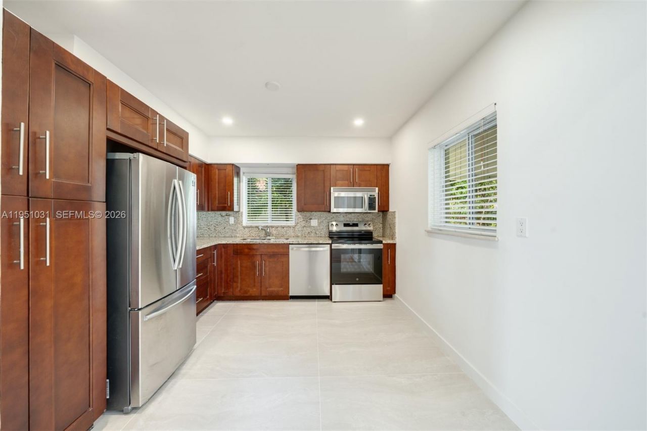 47 Oviedo Ave, Coral Gables, FL 33134 Photo