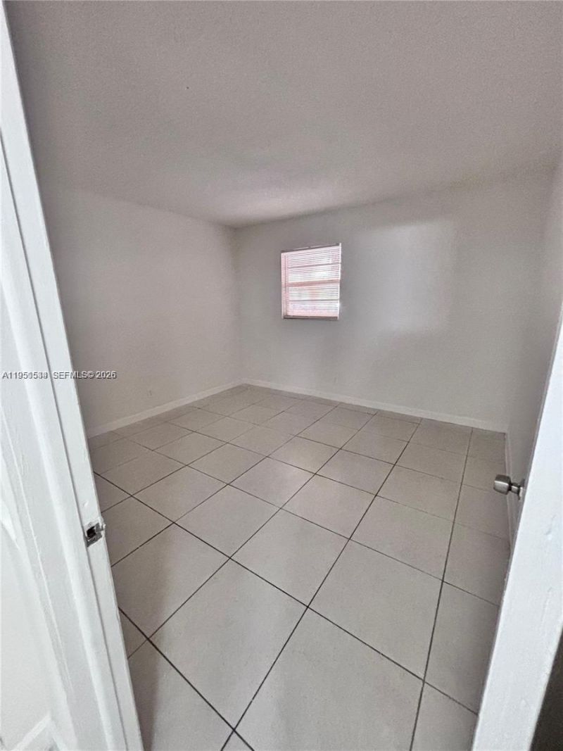 430 Commodore Dr, Unit 104, Plantation, FL 33325 Photo