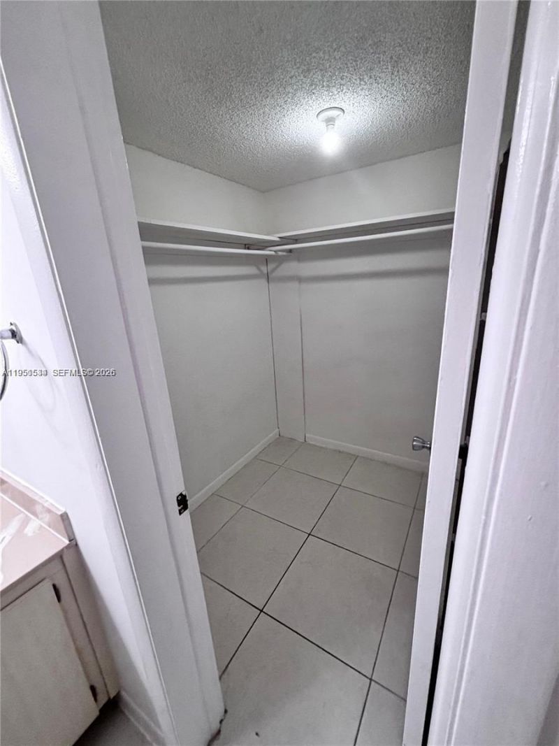 430 Commodore Dr, Unit 104, Plantation, FL 33325 Photo