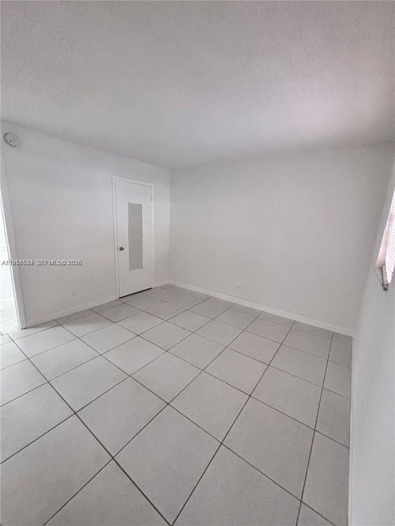 430 Commodore Dr, Unit 104, Plantation, FL 33325 Photo