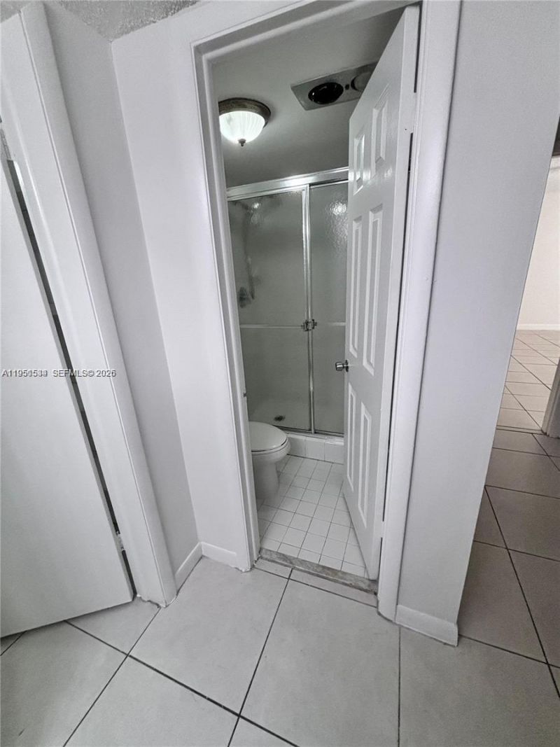 430 Commodore Dr, Unit 104, Plantation, FL 33325 Photo