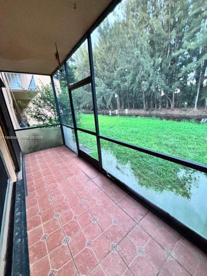430 Commodore Dr, Unit 104, Plantation, FL 33325 Photo