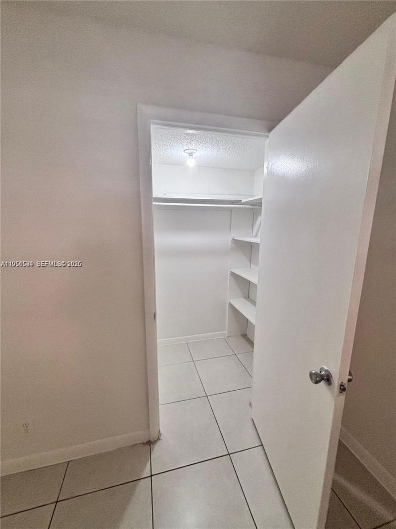 430 Commodore Dr, Unit 104, Plantation, FL 33325 Photo