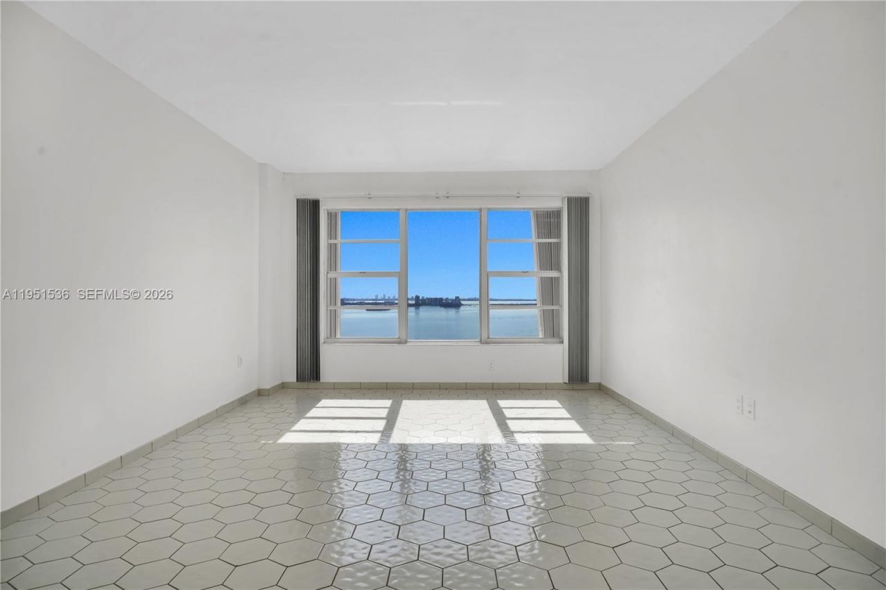 11111 Biscayne Blvd , Unit 21C, Miami, FL 33181 Photo