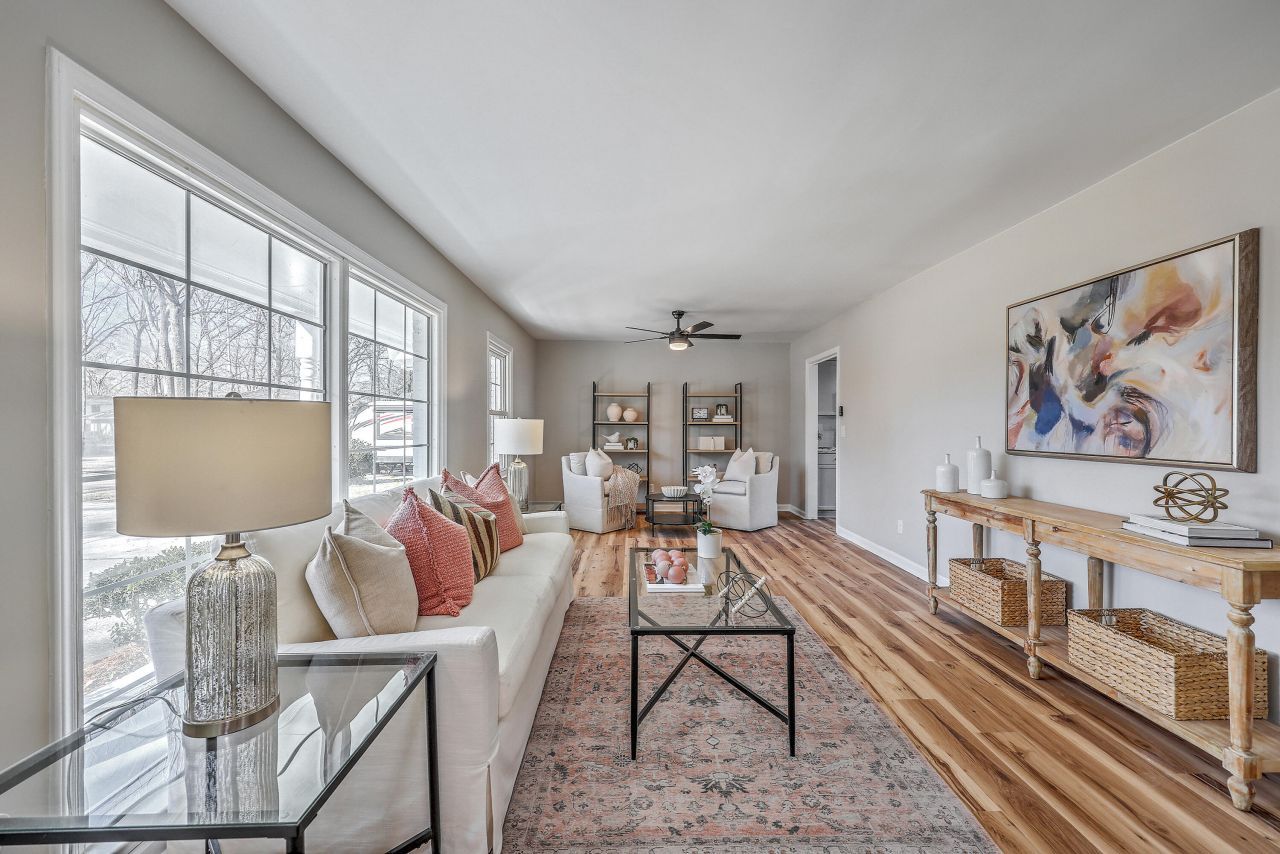 8004 Malden Avenue Photo 29