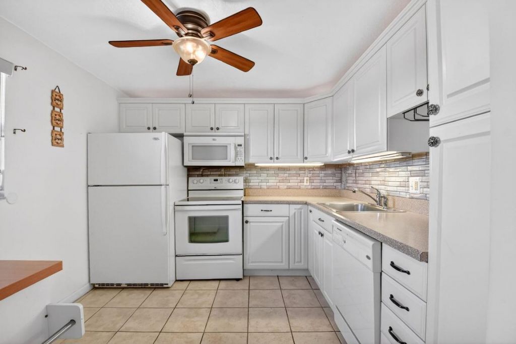 230 NE 26th Avenue, Unit 3020, Boynton Beach, FL 33435 Photo