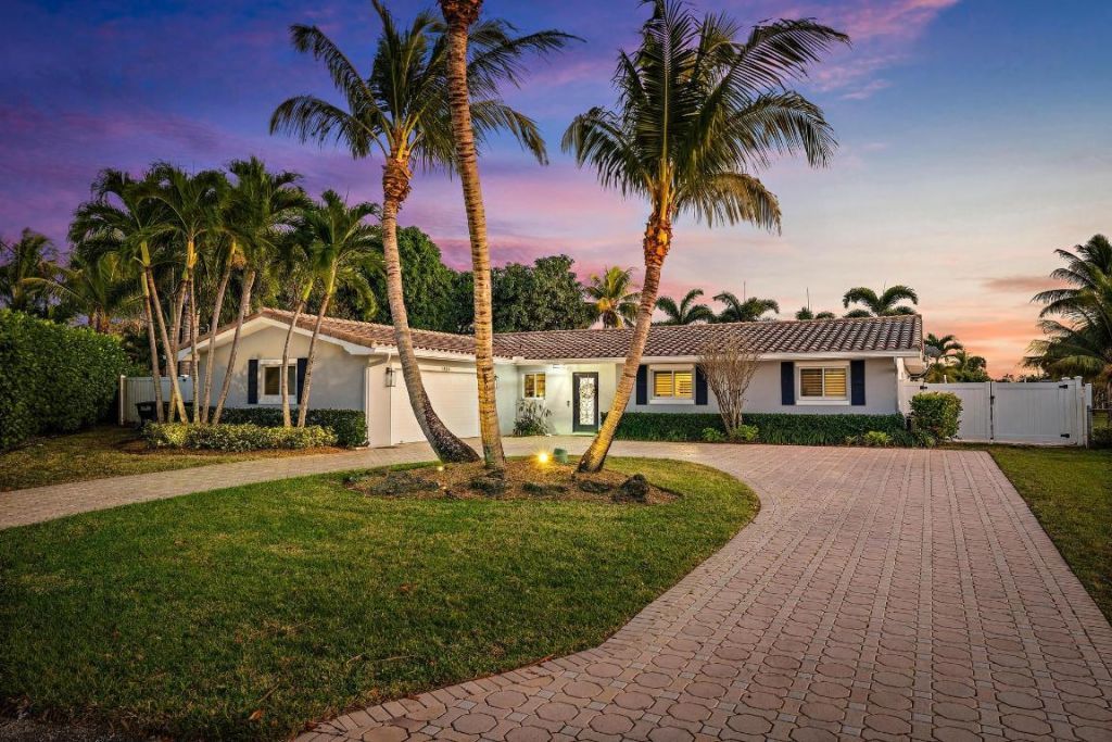 1404 Alpha Court S, Lake Clarke Shores, FL 33406 Photo