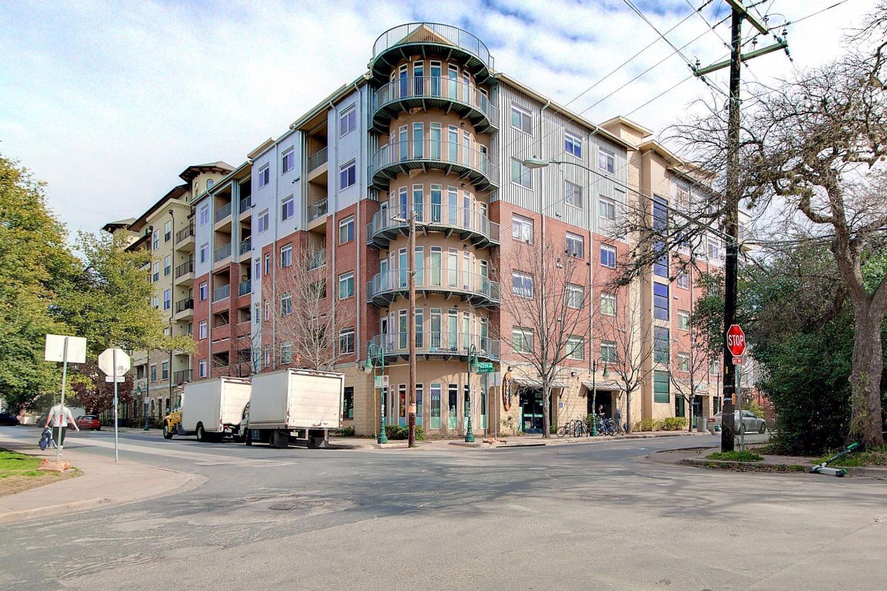 910 W 25th St, Unit 305, Austin, TX 78705 Main Photo