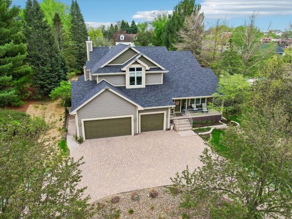 870 SE Walnut Ridge Drive, Waukee, IA 50263