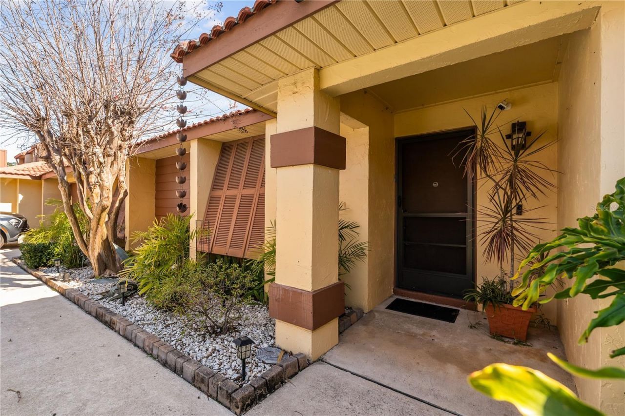 4938 Samoa Circle, Unit 6, Orlando, FL 32808 Main Photo